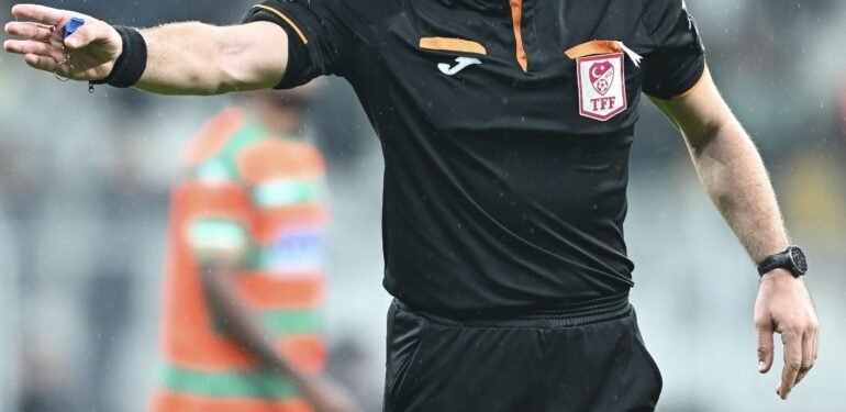 Süper Lig’de ertelenen 16. haftanın hakemleri açıklandı