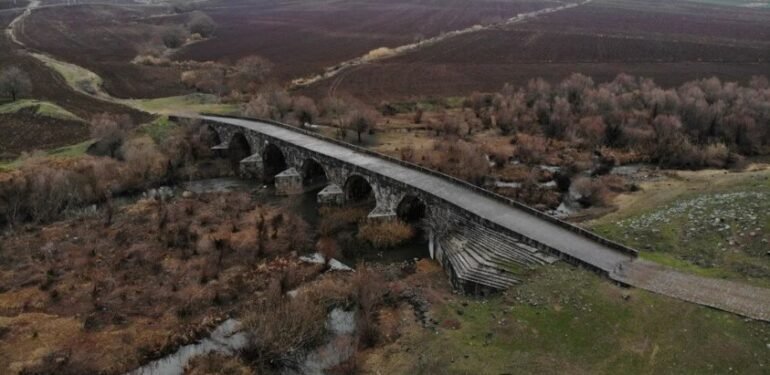 Diyarbakır’daki Roma Yolu kaderine terk edildi