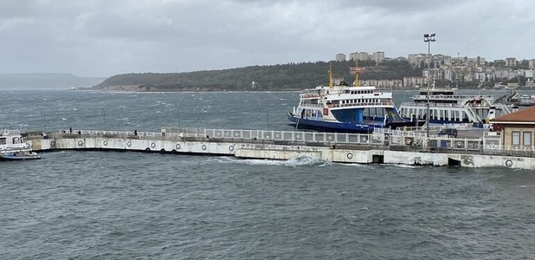 Çanakkale’de fırtına: Yarın bazı feribot seferleri iptal