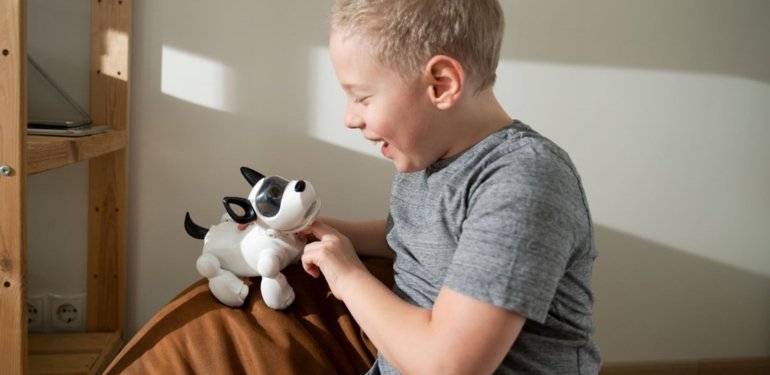 Robot evcil hayvanlar, gerçek köpekler gibi stresi azaltıyor