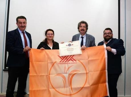 buu’de-egitime-engel-yok!-‘turuncu-bayrak’-almaya-hak-kazandi