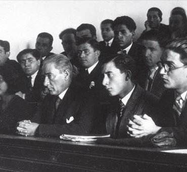 ataturk,-en-cok-egitime-onem-verdi