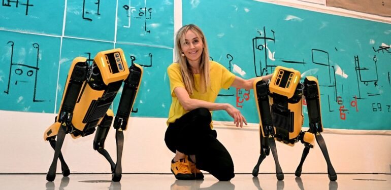 Roboköpek ressam oldu: 40 bin dolarlık tablo satışı