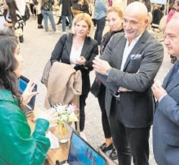 bin-ogretmen-hedefini-astilar