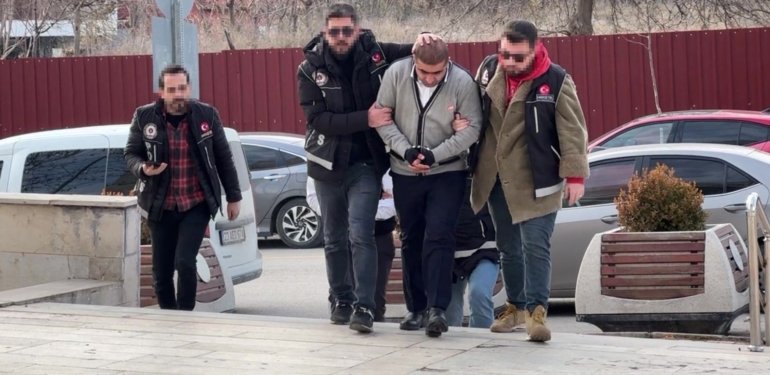 Elazığ’da pirinç paketleri içine gizlenmiş uyuşturucu bulundu, 2 şüpheli tutuklandı