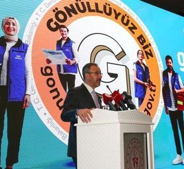 bakan-kasapoglu,-ankara’da-genclerle-bulustu