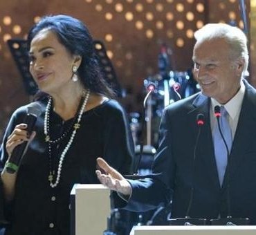 turkan-soray-ve-ediz-hun’dan-ogretmenlere-surpriz