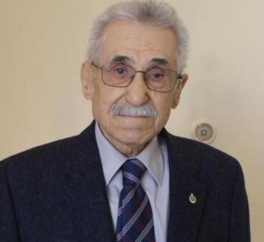 90-yasindaki-ogretmenden-genc-meslektaslarina-tavsiyeler:-sevgiyle,-anlayisla-yaklasin