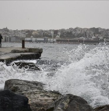 istanbul’da-bazi-vapur-seferlerine-firtina-engeli