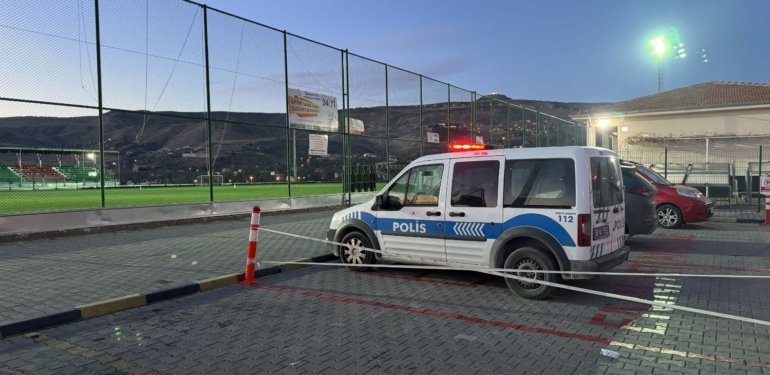 Amatör futbol maçının ardından çıkan kavgada 2 oyuncu bıçakla yaralandı