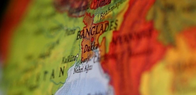 Bangladeş’te halk sandık başına gitti