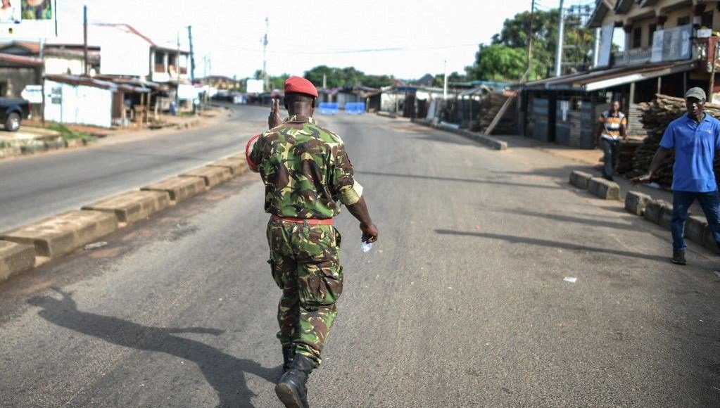 sierra-leone’de-darbe-girisimi:-27-askere-“vatana-ihanet”-suclamasi