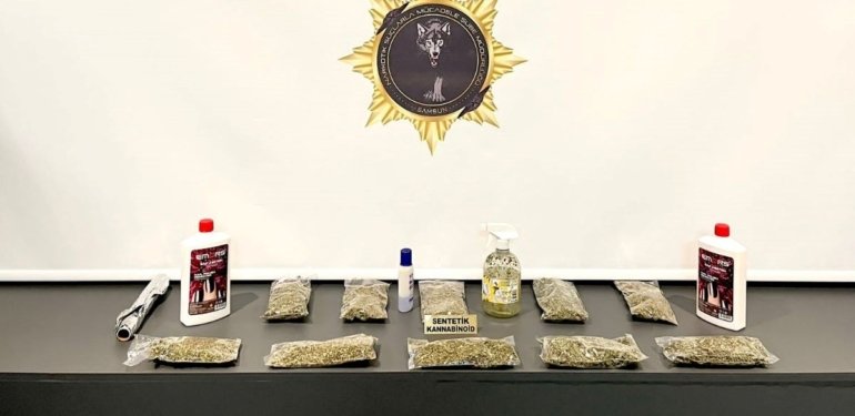 Samsun’da uyuşturucu taciri evinde yakalandı