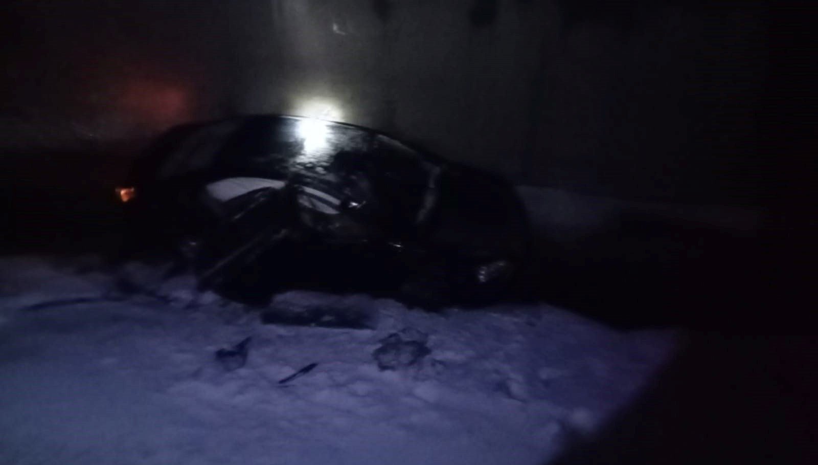 van’da-iki-arac-kanala-uctu:-9-yarali