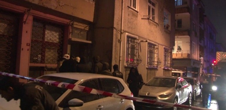 Üsküdar’da çıkan yangın nedeniyle bir bina tahliye edildi