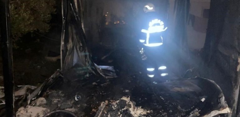 Antakya’da konteyner yangını söndürüldü