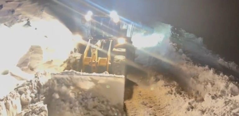 Van’da kar ve çığ esareti: 4 metreyi aştı
