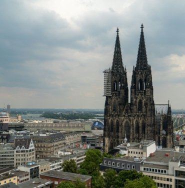 almanya’da-koln-katedrali’ne-teror-alarmi