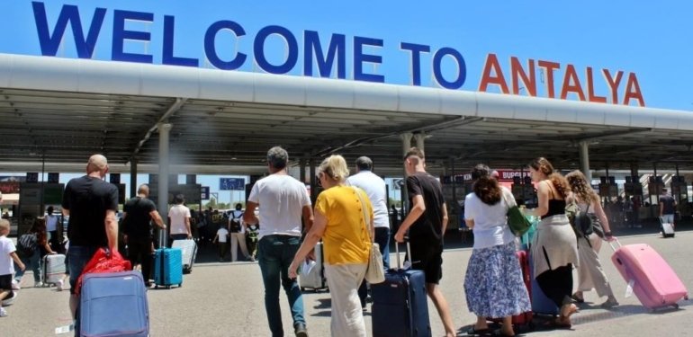 Antalya’da turist rekoru