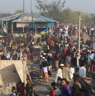 banglades’teki-multeci-kampinda-yangin:-7-bine-yakin-kisi-evsiz-kaldi