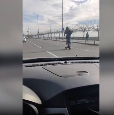 istanbul’da-80-kilometre-hizla-ilerleyen-scooter-surucusu-trafigi-tehlikeye-dusurdu