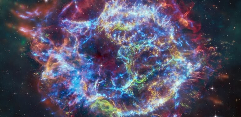 NASA, teleskoplarıyla süpernova kalıntısındaki “Yeşil Canavar”ın izini sürüyor
