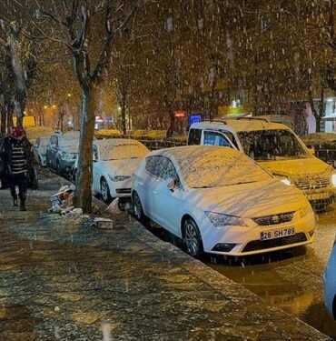 eskisehir’de-kar-yagisi-etkili-oluyor