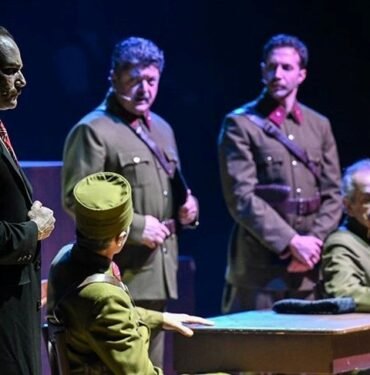 “cumhuriyet’e-dogru”-tiyatro-oyunu,-ankara’da-yeniden-sahnelendi