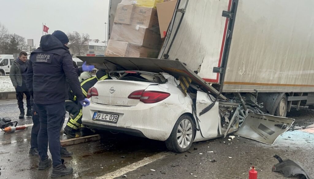 tekirdag’da-feci-kaza:-kamyona-carpan-ehliyetsiz-surucu-oldu