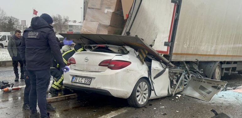 Tekirdağ’da feci kaza: Kamyona çarpan ehliyetsiz sürücü öldü