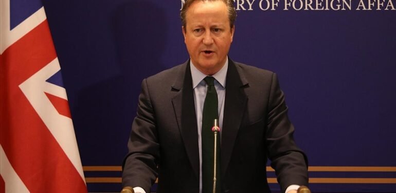 İngiliz Bakan Cameron, “İsrail’in uluslararası hukuku ihlal etmiş olabileceğini” söyledi