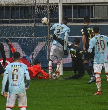 basaksehir-3-puani-3-golle-aldi