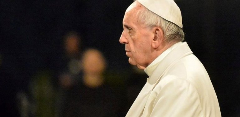 Papa Francis’den taşıyıcı anneliğe küresel çapta yasak çağrısı