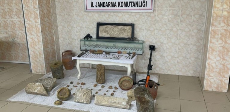 Bursa’da tarihi eser kaçakcılarına operasyon düzenlenedi