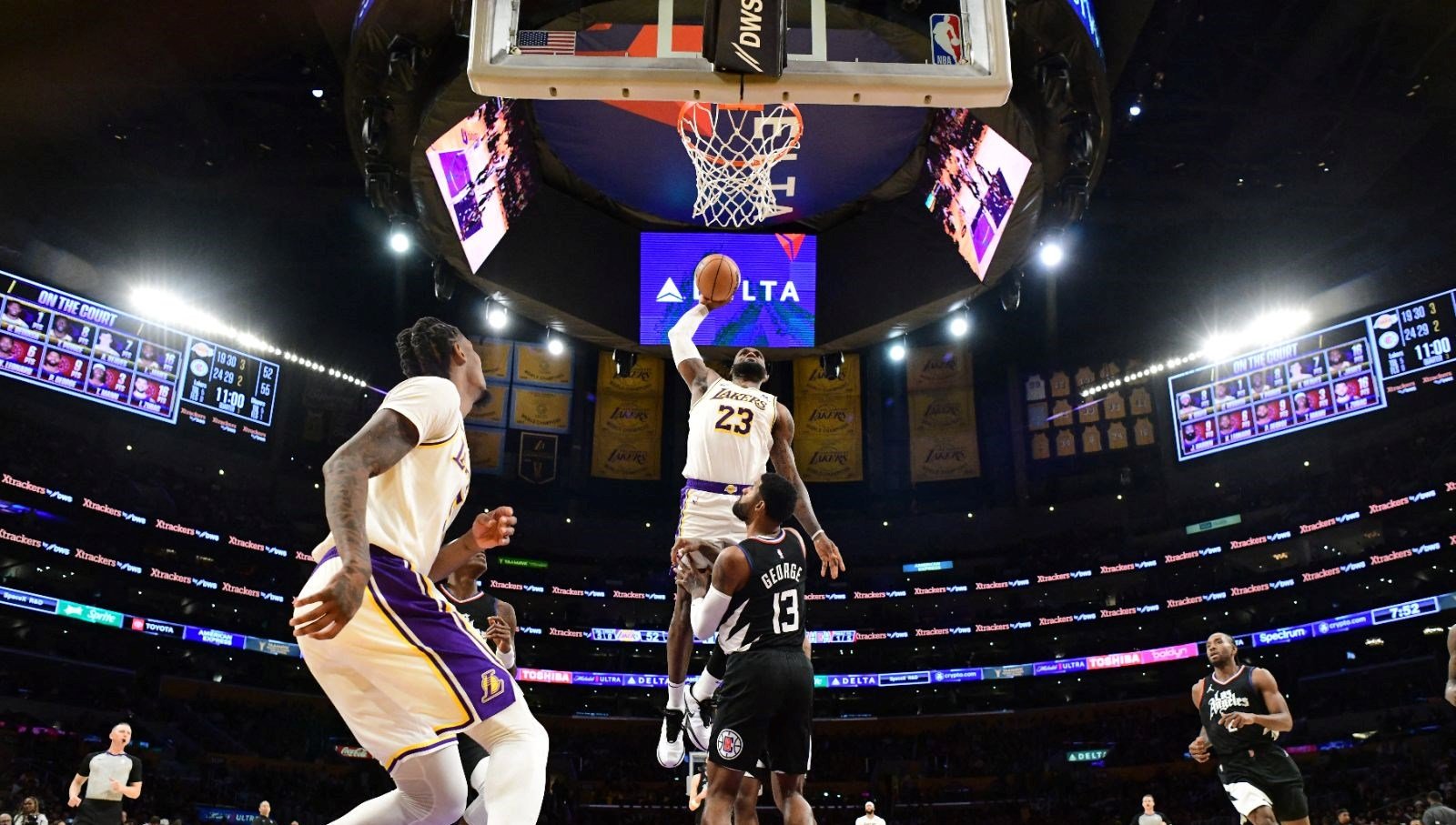 nba’de-los-angeles-derbisinin-galibi-lakers