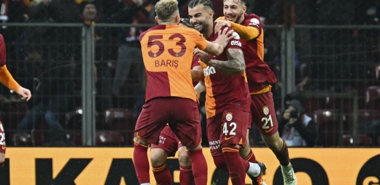 “Galatasaray, Fenerbahçe’nin peşini bırakmıyor” (8 Ocak 2024 spor manşetleri)
