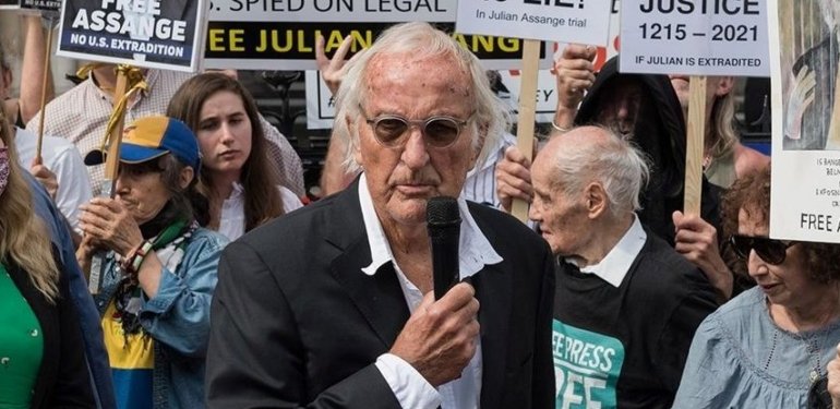 avustralyali-gazeteci-ve-belgesel-yapimcisi-john-pilger-hayatini-kaybetti