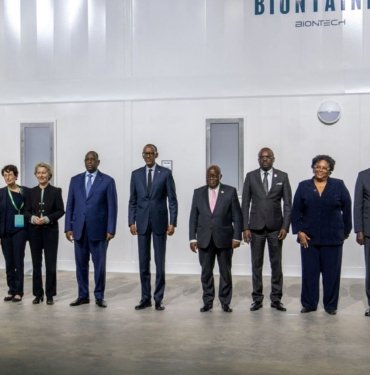 biontech-afrika’daki-ilk-asi-fabrikasini-acti