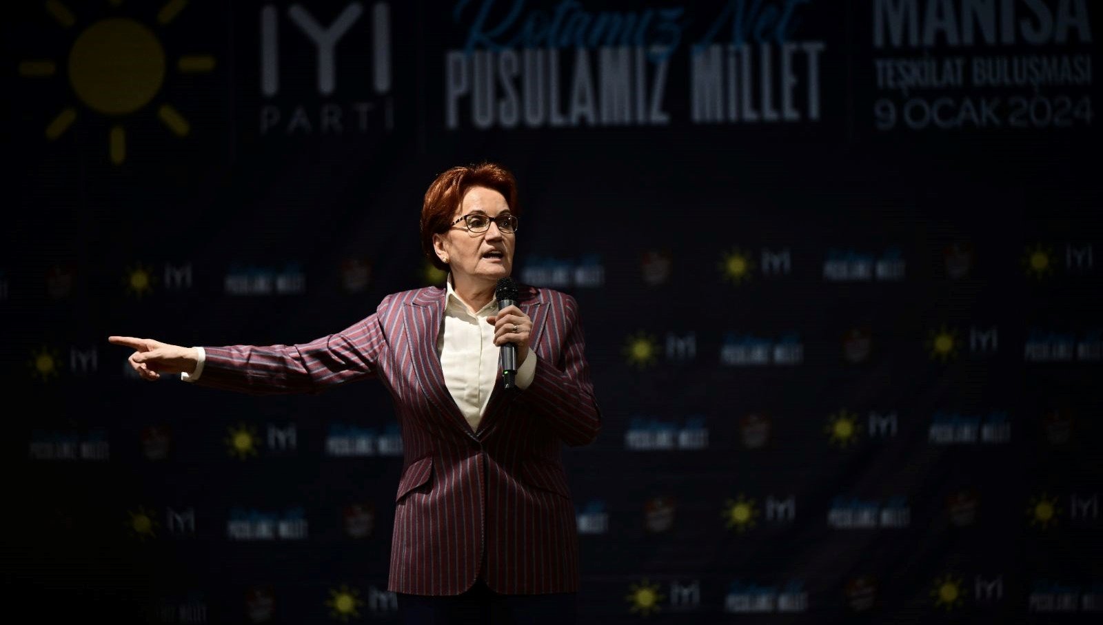aksener:-baska-partileri-kazandirmak-icin-mi-bu-partiyi-kurduk?