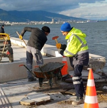 izmir’de-karaya-vuran-vapur-limana-cekildi