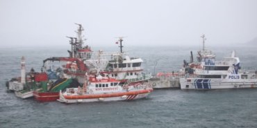 canakkale-bogazi-firtina-nedeniyle-transit-gemi-gecislerine-kapatildi