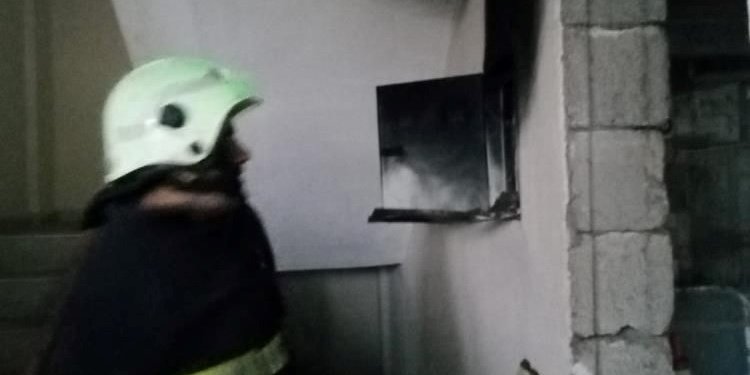 Hatay’da bir evin elektrik panosunda yangın çıktı