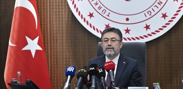 Bakan Yumaklı: Limon suyu izlenimi veren ürünlerin yurt içi piyasaya arzını yasaklayacağız