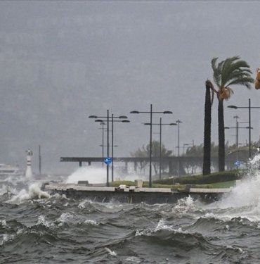 izmir’de-arabali-vapur-seferleri-iptal