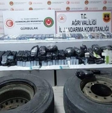 agri’da-tir’in-lastiklerinde-123-bin-800-uyusturucu-hap-ele-gecirildi