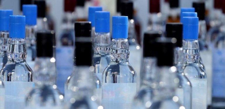 yilbasi-oncesi-sahte-icki-alarmi:-alkol-zehirlenmesinde-ilk-24-saat-kritik-onemde