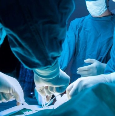 turk-doktorlardan-dunyada-ilk:-2-santimetreden-4-operasyon