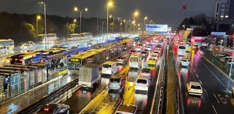 İstanbul’da trafik yoğunluğu yüzde 81’e çıktı