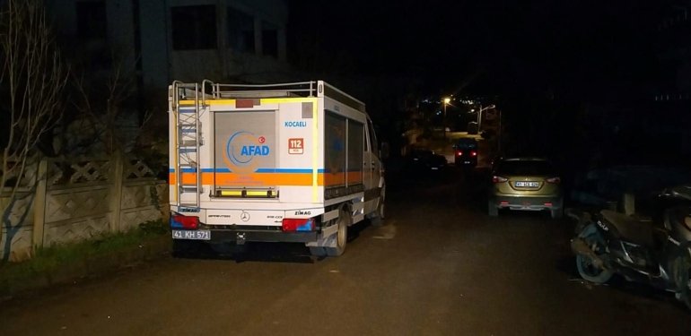 Kocaeli’de heyelan: 5 katlı apartman boşaltıldı