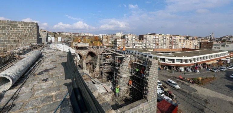 diyarbakir’in-tarihi-surlarinda-70-burc-restore-edildi